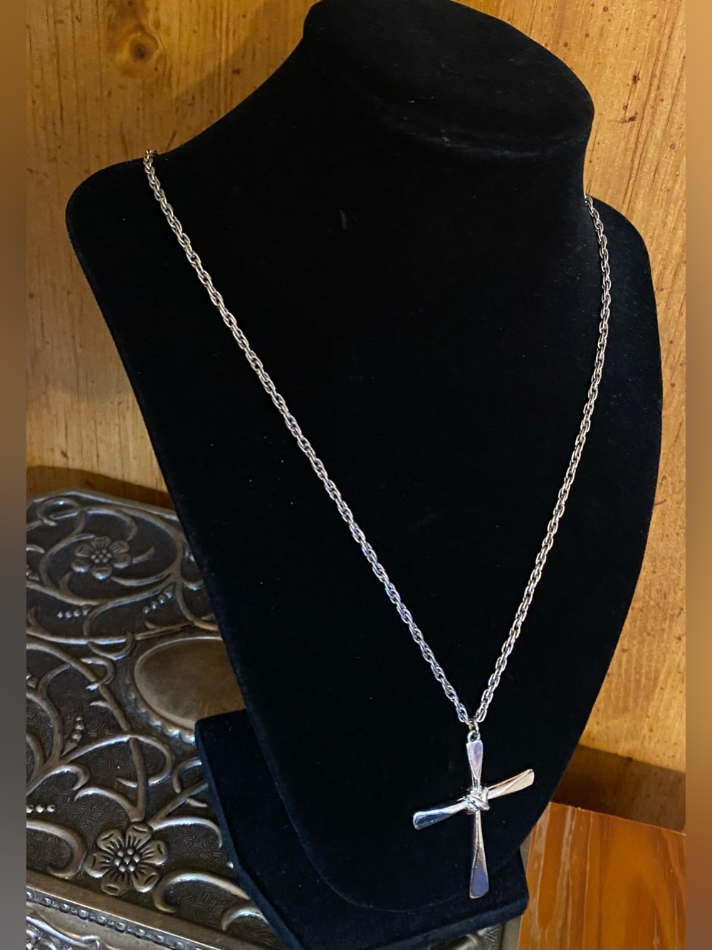 Vintage Silver Wire Wrapped Knot Cross
Pendant Rope Chain Necklace